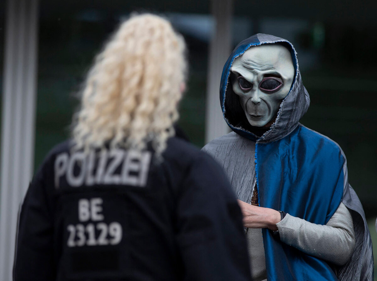 Koronawirus. Protest w Niemczech przeciwko obostrzeniom